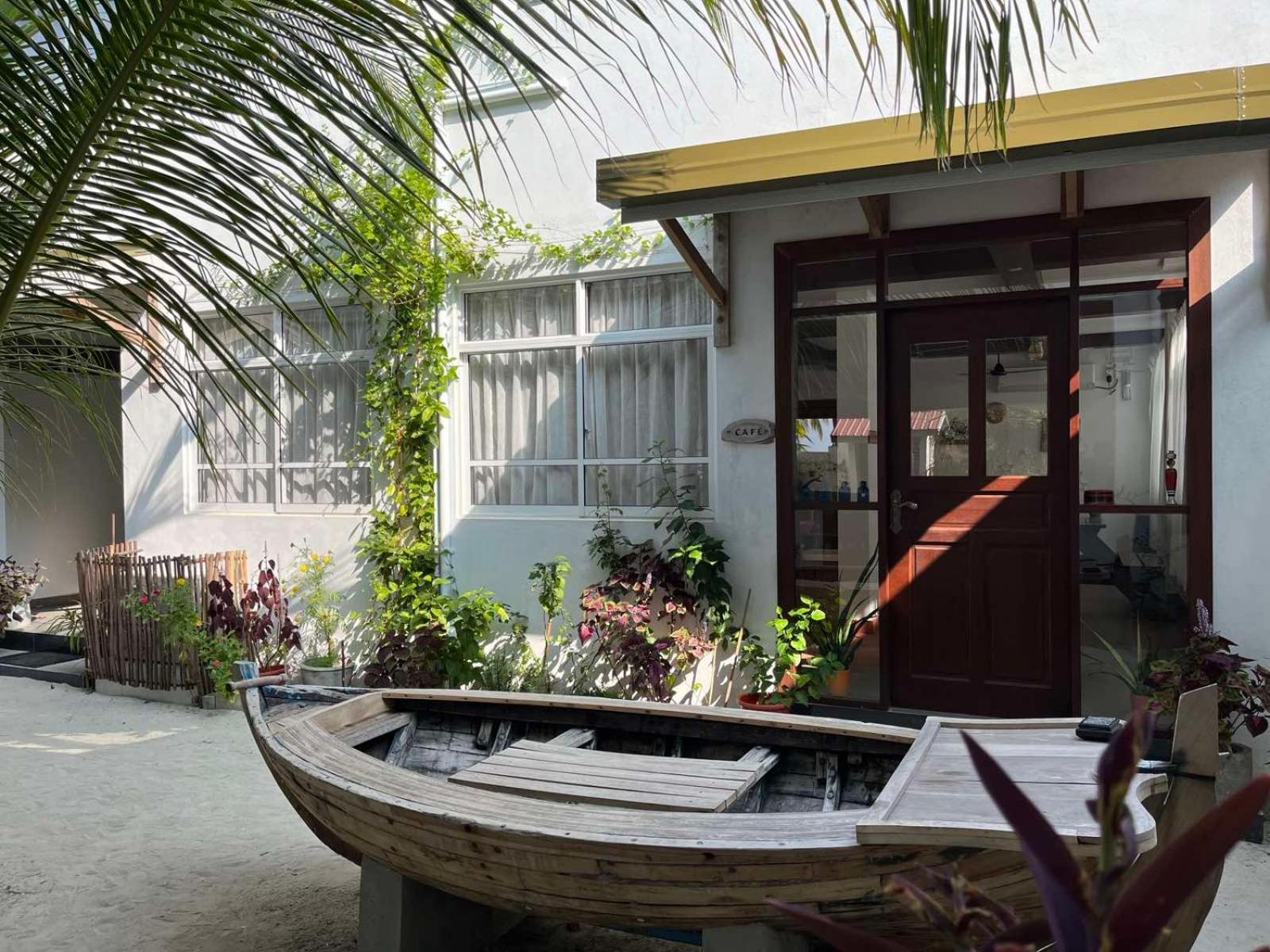 ホテル セルリアン ビュー レジデンス Hanimaadhoo Island エクステリア 写真