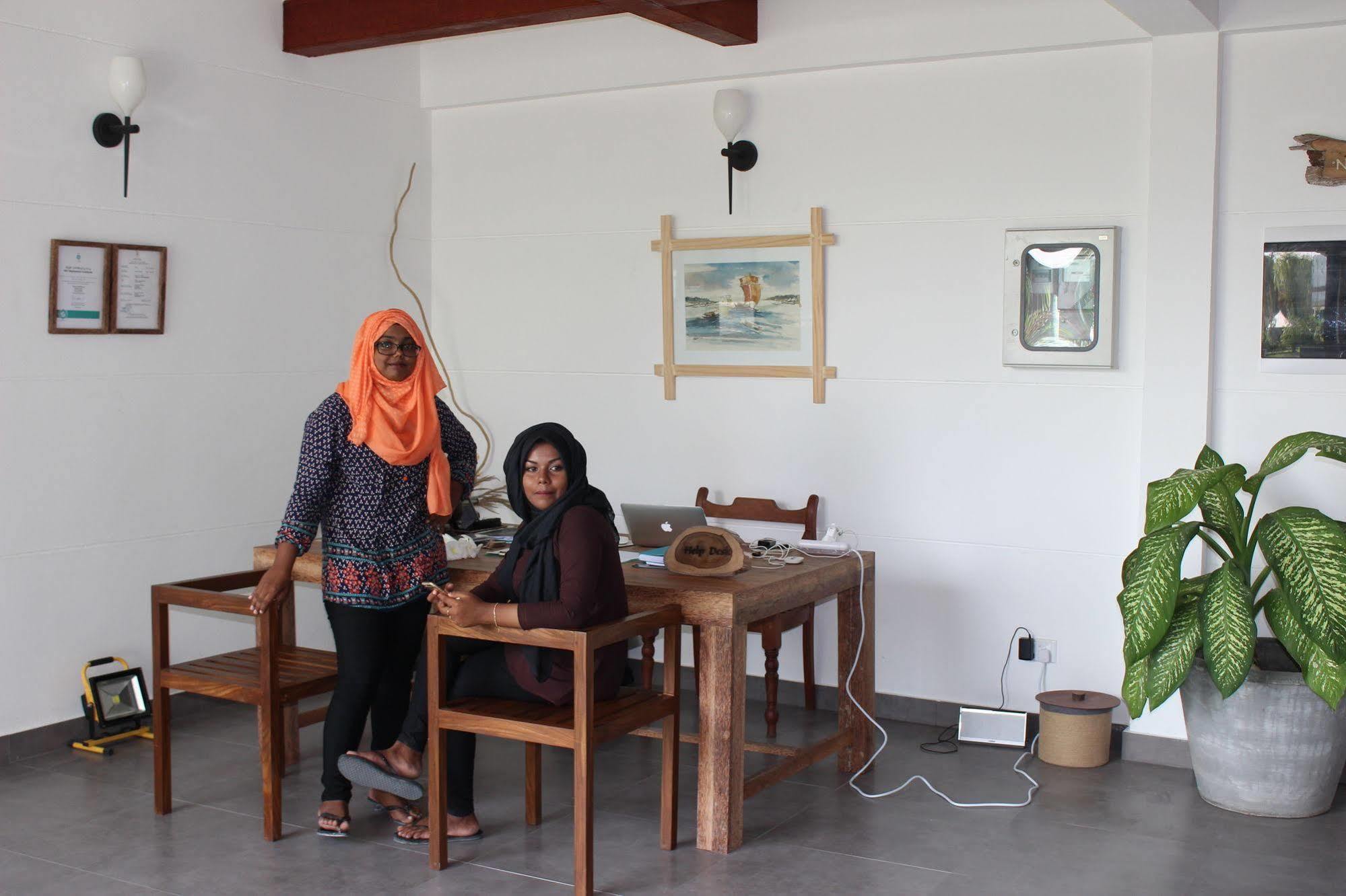 ホテル セルリアン ビュー レジデンス Hanimaadhoo Island エクステリア 写真